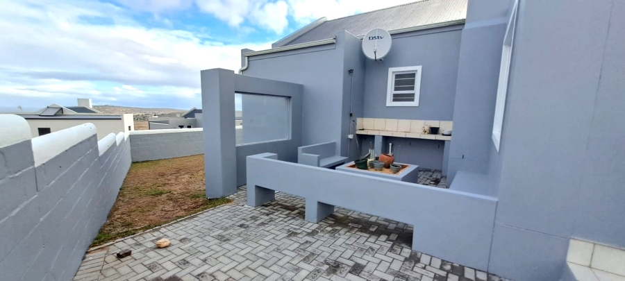 4 Bedroom Property for Sale in Hoogland Western Cape